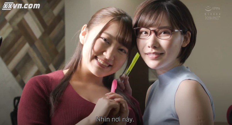 Sướng cặc cùng 2 em gái đồng nghiệp xinh đẹp vếu to